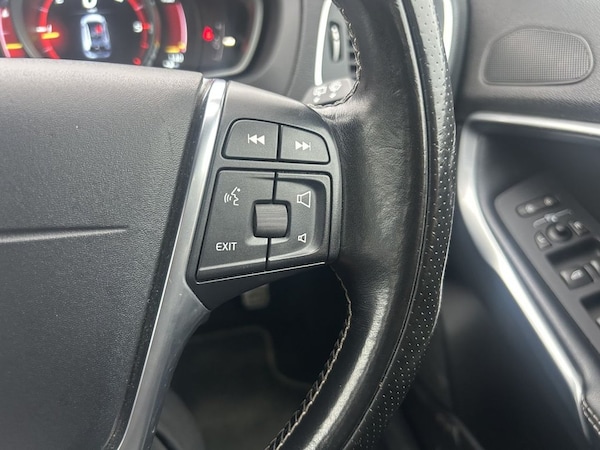 Used Volvo V40 2015 for sale - 76303522: Photo 16