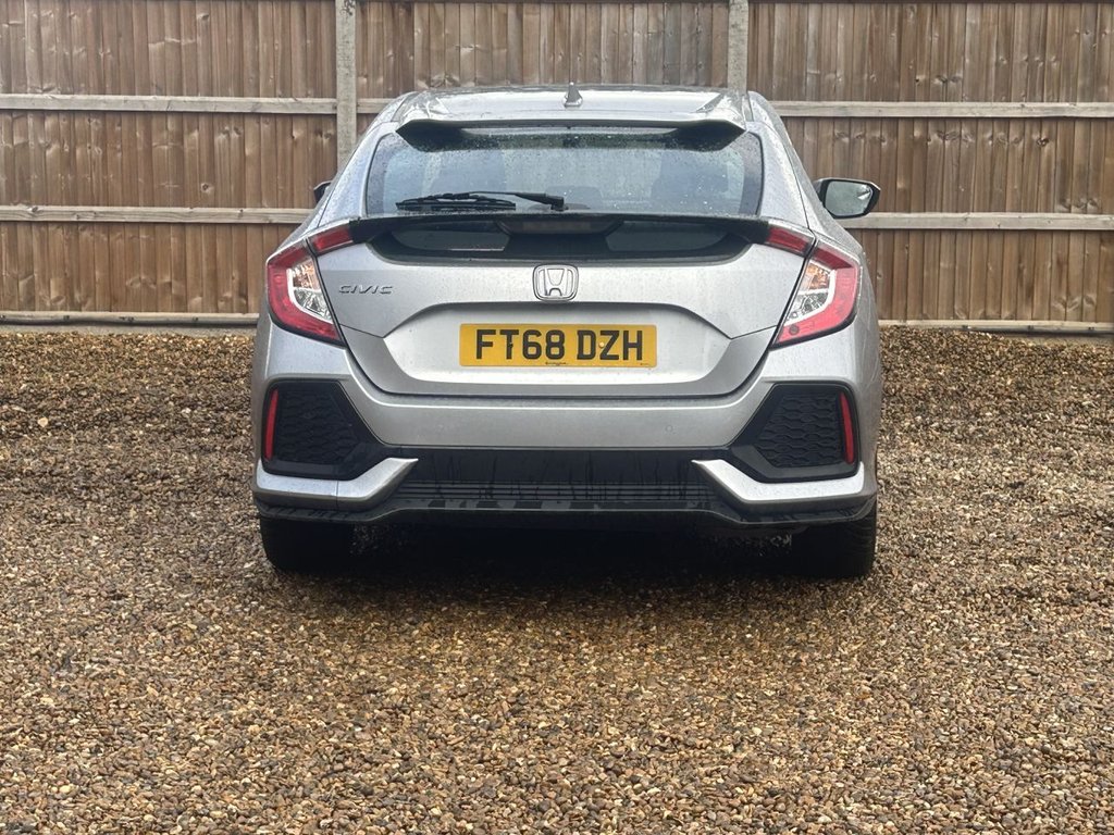 Used Honda Civic 2019 for sale - 76631832: Photo 4