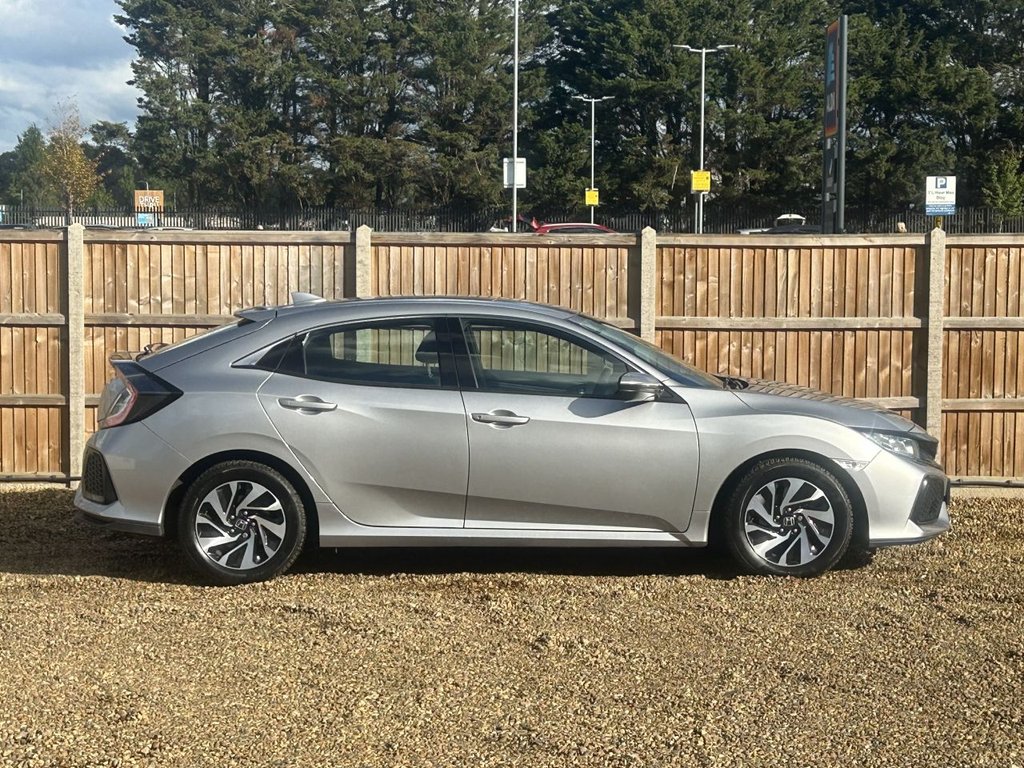 Used Honda Civic 2019 for sale - 76631832: Photo 6