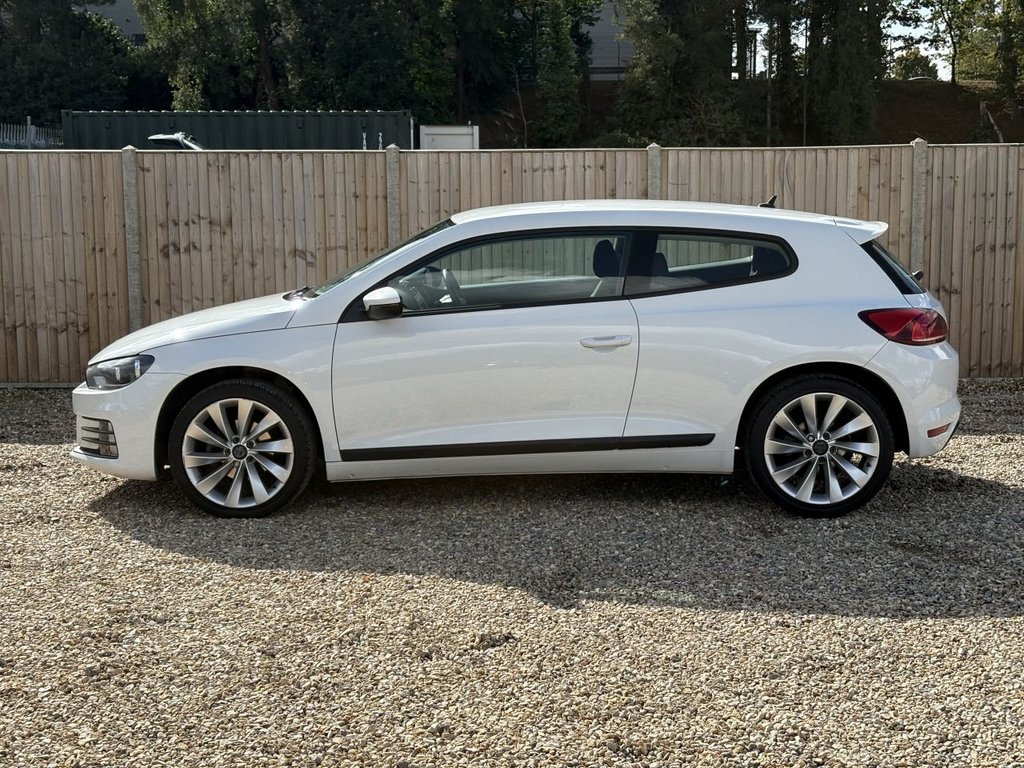 Used Volkswagen Scirocco 2015 for sale - 76039520: Photo 2
