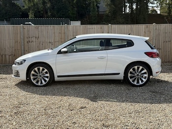 Used Volkswagen Scirocco 2015 for sale - 76039520: Photo 2