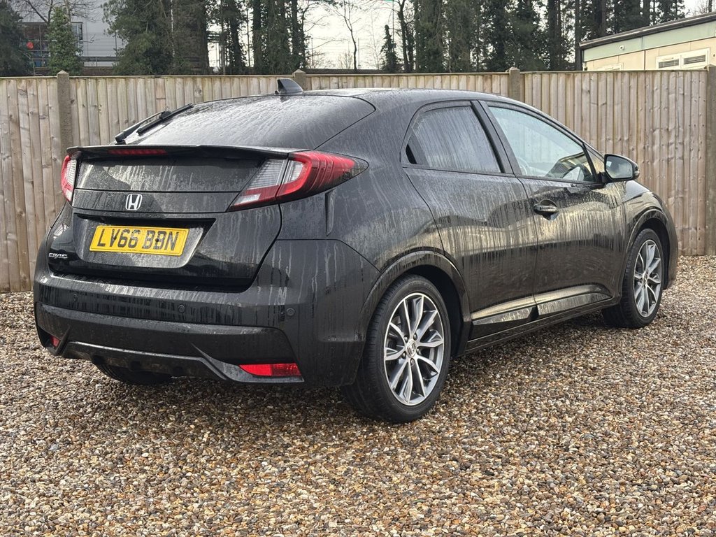 Used Honda Civic 2016 for sale - 77692900: Photo 5