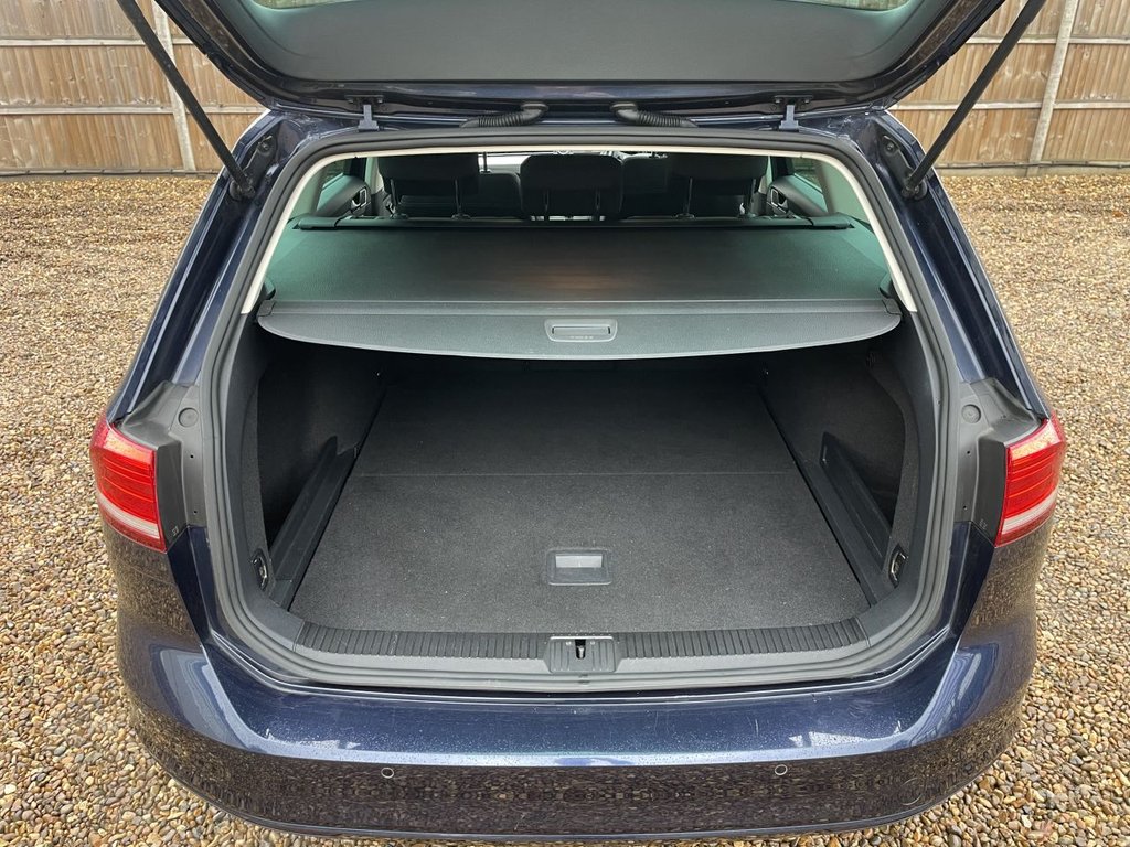 Used Volkswagen Passat 2015 for sale - 76962204: Photo 11