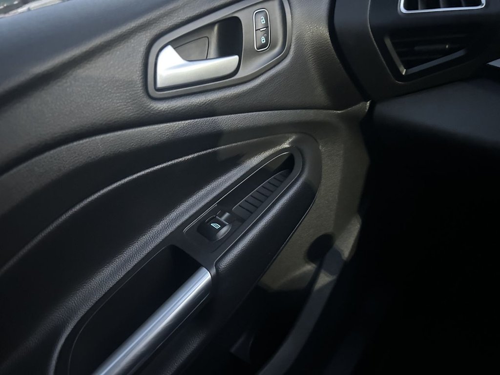 Used Ford Kuga 2017 for sale - 76368110: Photo 12