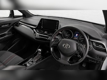 Used Toyota C-HR 2021 for sale - 78330070: Photo
