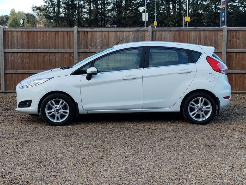 Used Ford Fiesta 2017 for sale - 76368106: Photo 2
