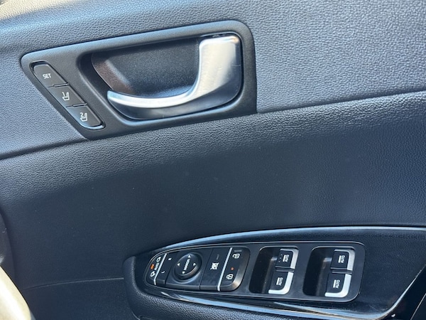 Used Kia Optima 2017 for sale - 76185160: Photo 19