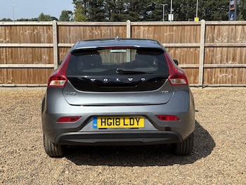 Used Volvo V40 2018 for sale - 75548415: Photo