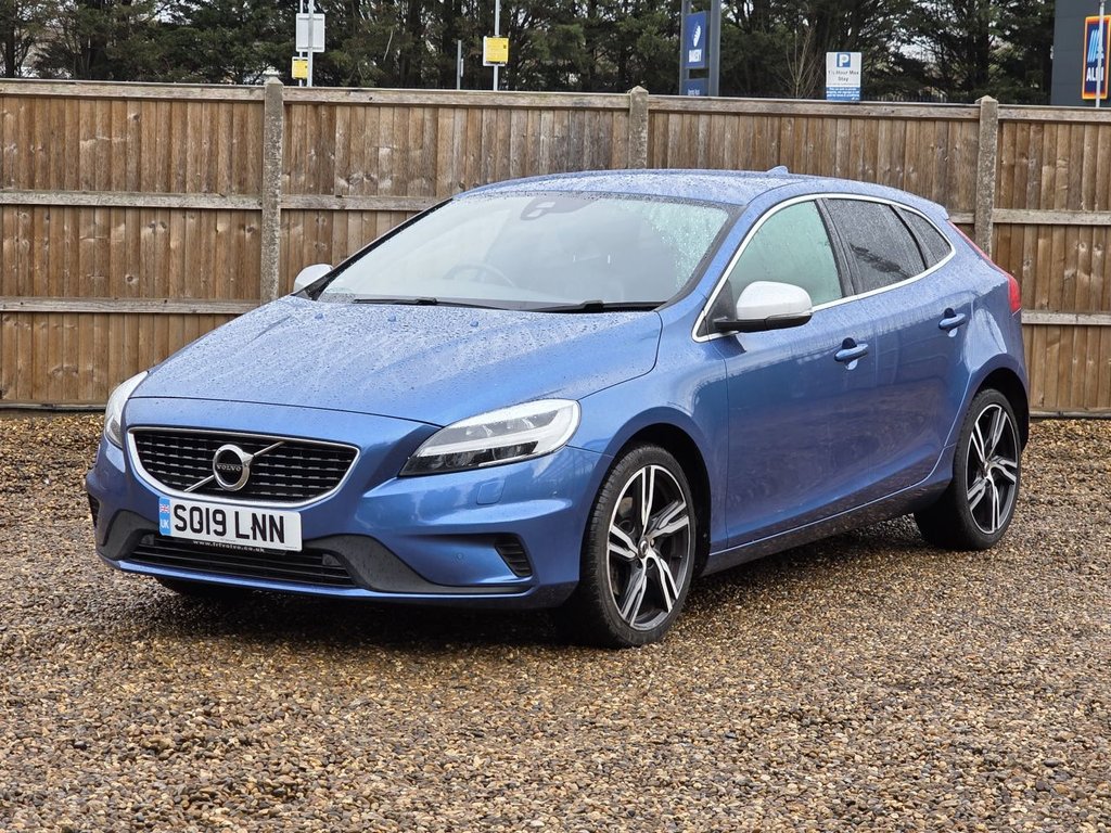 Used Volvo V40 2019 for sale - 76740077: Photo 1