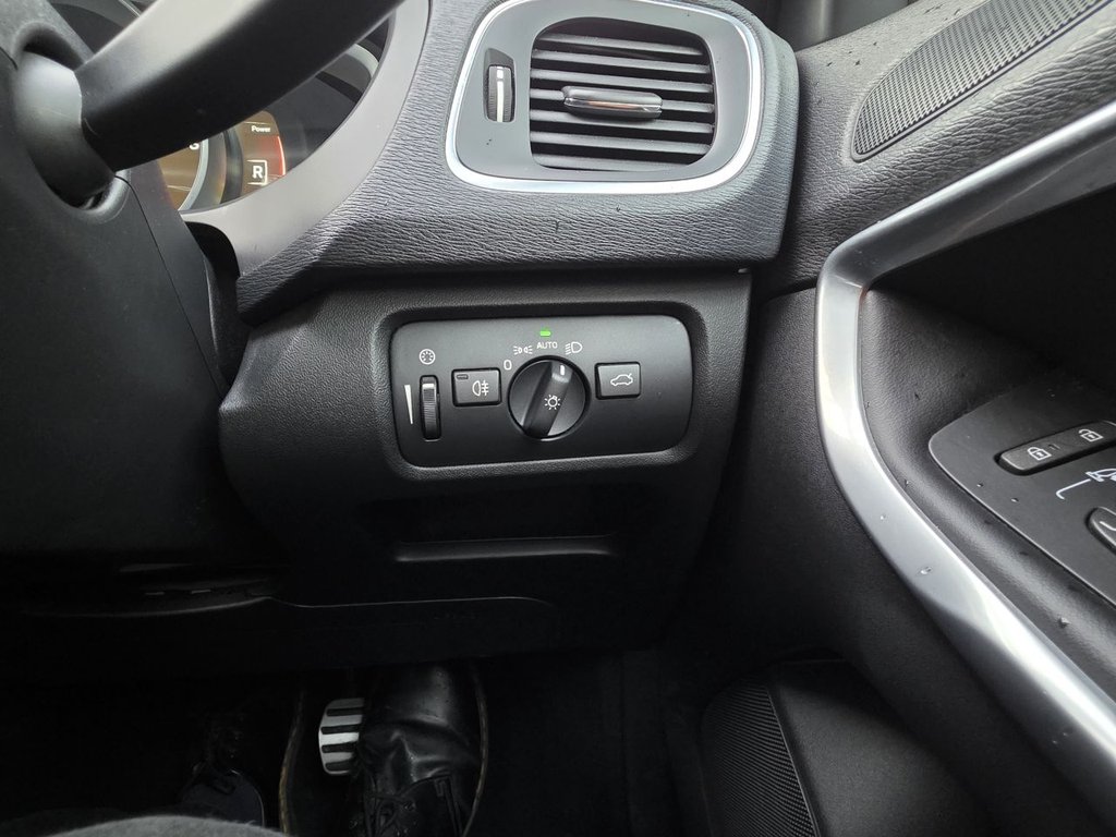 Used Volvo V40 2019 for sale - 76740077: Photo 12