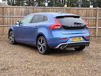 Used Volvo V40 2019 for sale - 76740077: Photo