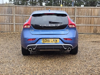 Used Volvo V40 2019 for sale - 76740077: Photo