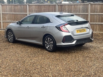 Used Honda Civic 2019 for sale - 76038861: Photo 3