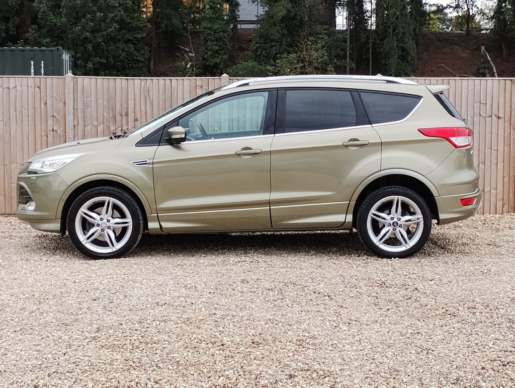 Used Ford Kuga 2015 for sale - 76132379: Photo 2