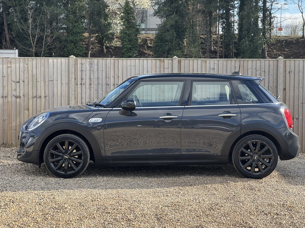 Used MINI Hatch 2018 for sale - 78110226: Photo 2