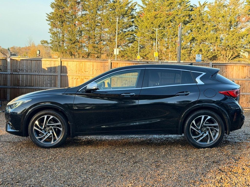 Used Infiniti Q30 2017 for sale - 76711609: Photo 2