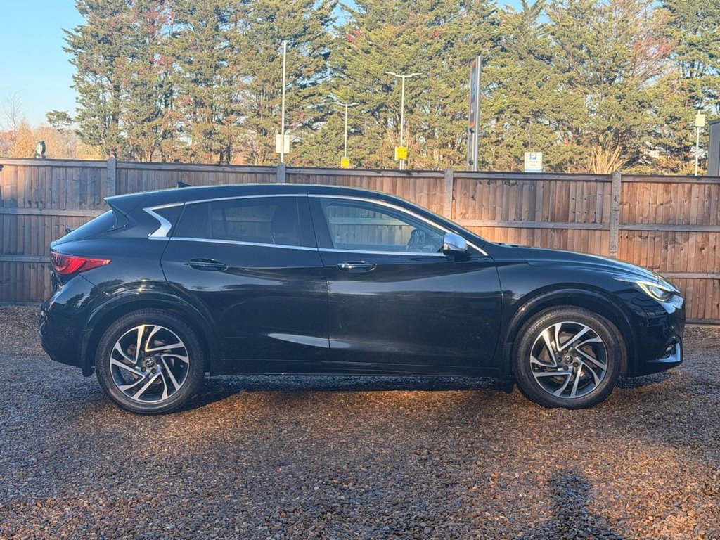 Used Infiniti Q30 2017 for sale - 76711609: Photo 6