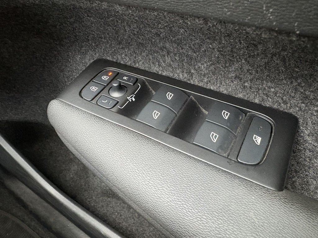 Used Volvo XC40 2021 for sale - 78016767: Photo 14