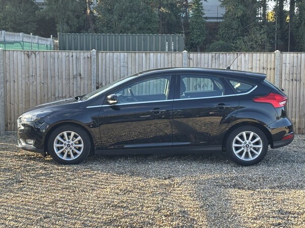 Used Ford Focus 2017 for sale - 76162799: Photo 2