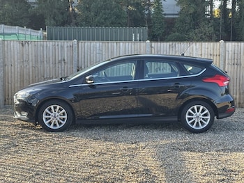 Used Ford Focus 2017 for sale - 76162799: Photo 2