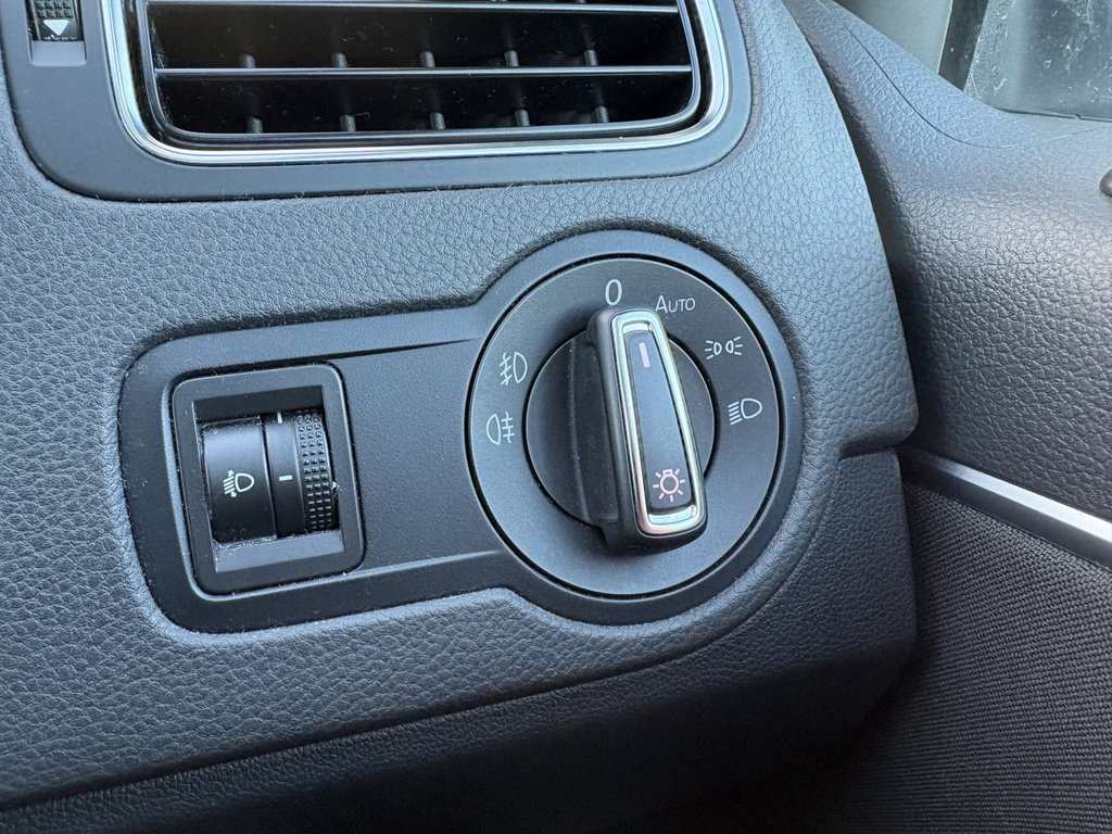 Used Volkswagen Polo 2017 for sale - 76900371: Photo 15