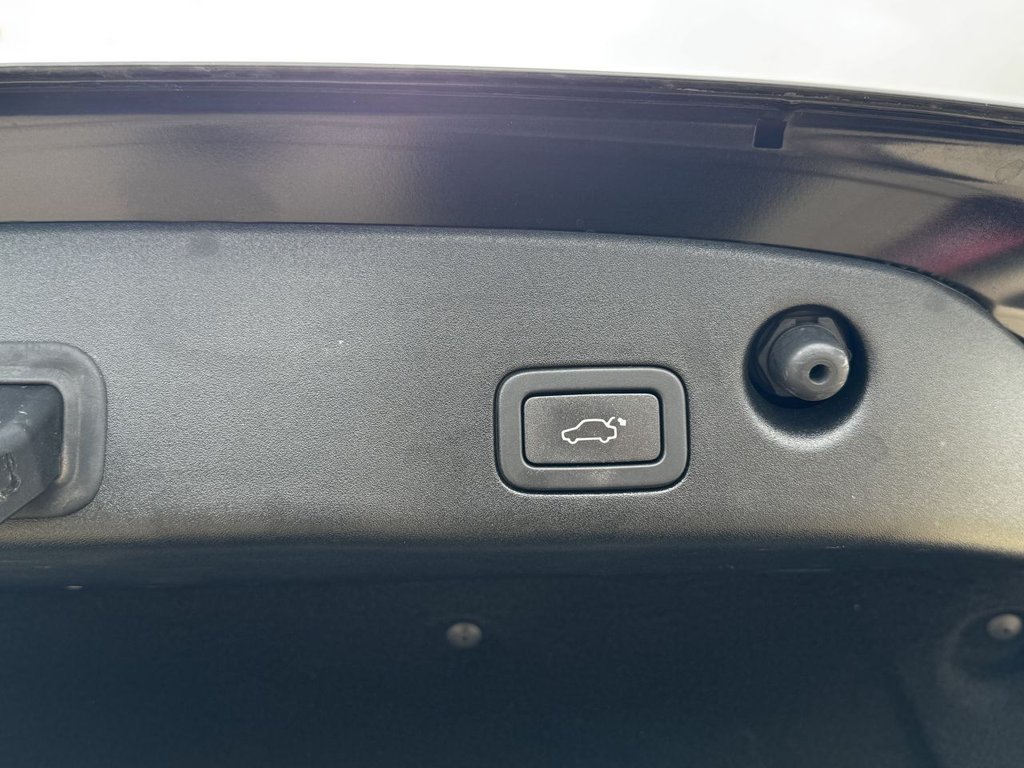 Used Jaguar XJ 2017 for sale - 76416935: Photo 32