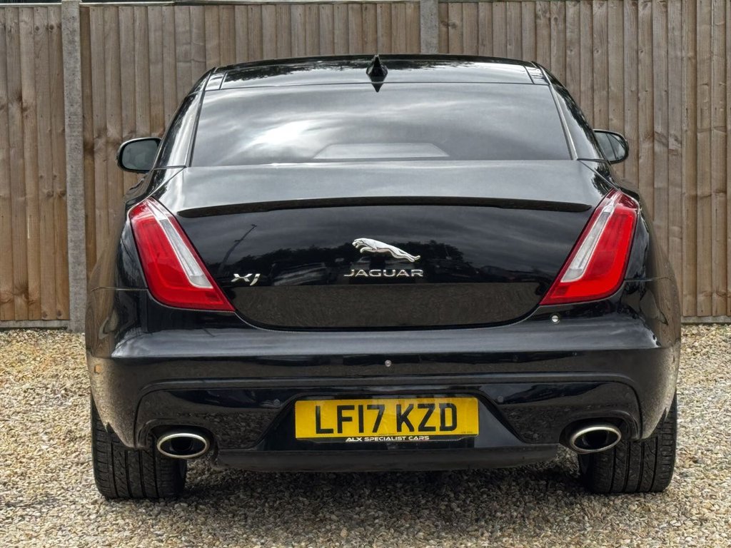 Used Jaguar XJ 2017 for sale - 76416935: Photo 4