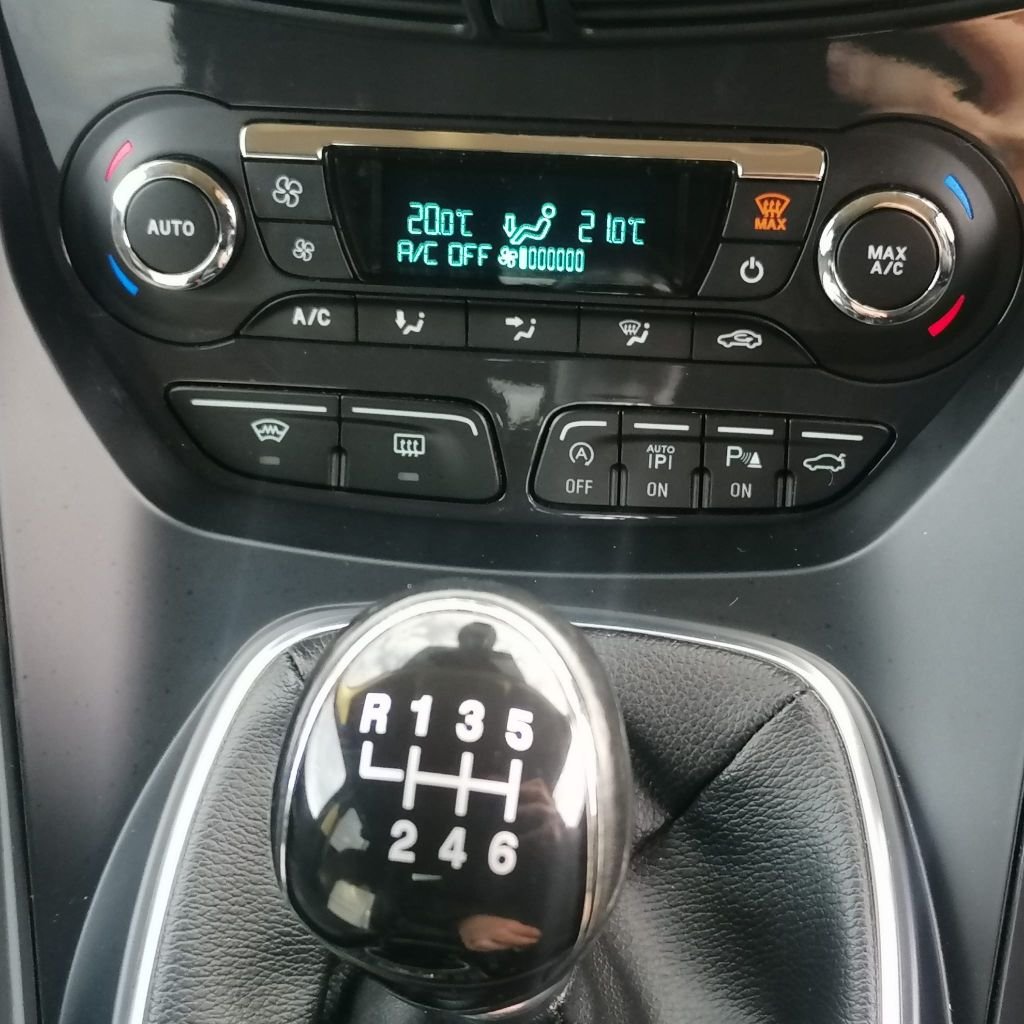 Used Ford Kuga 2015 for sale - 76345126: Photo 13