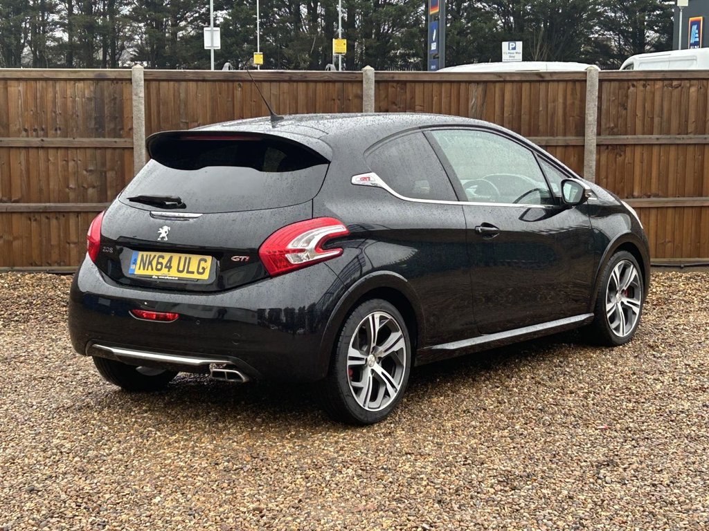 Used Peugeot 208 2014 for sale - 76973267: Photo 5