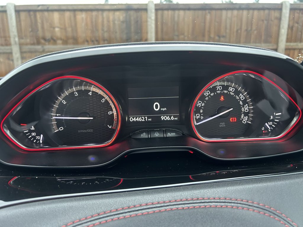 Used Peugeot 208 2014 for sale - 76973267: Photo 9