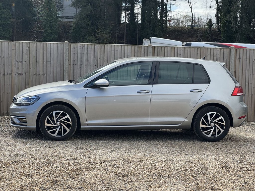 Used Volkswagen Golf 2019 for sale - 78110267: Photo 2