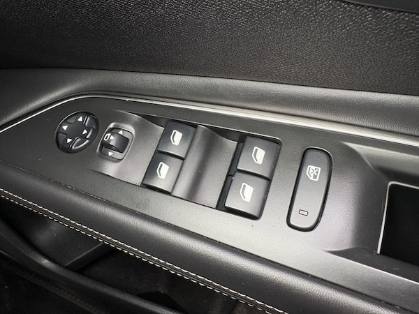 Used Peugeot 3008 2018 for sale - 76266621: Photo 12