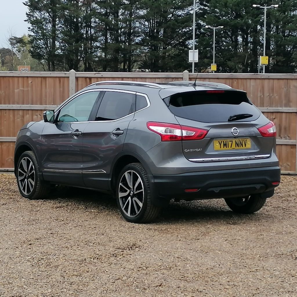 Used Nissan Qashqai 2017 for sale - 76417102: Photo 3