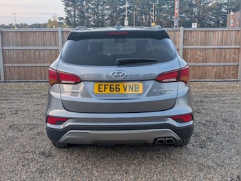 Used Hyundai Santa Fe 2016 for sale - 76223451: Photo 4