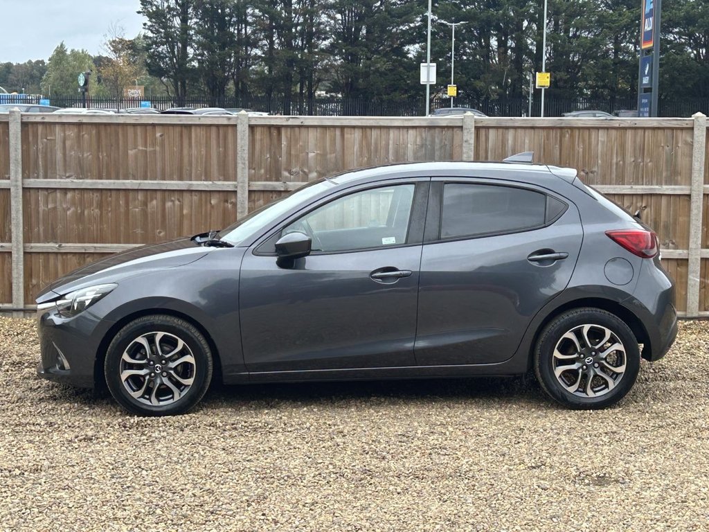 Used Mazda Mazda2 2018 for sale - 76202774: Photo 2