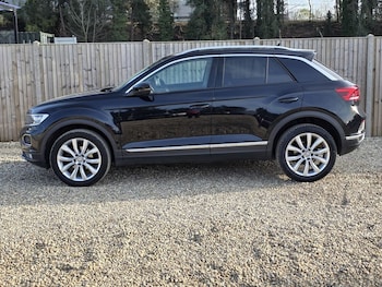 Used Volkswagen T-Roc 2019 for sale - 78167237: Photo