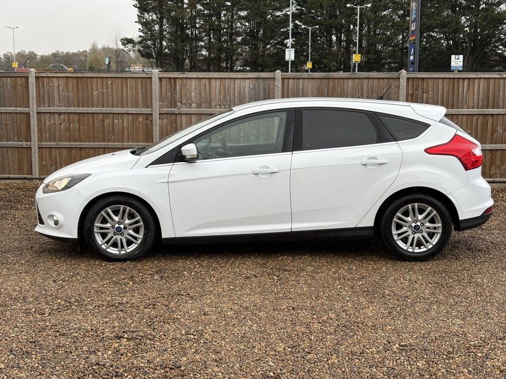 Used Ford Focus 2012 for sale - 76642142: Photo 2
