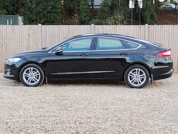 Used Ford Mondeo 2016 for sale - 76056953: Photo 2