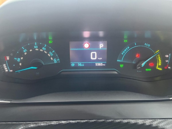 Used Peugeot E-2008 2023 for sale - 73356053: Photo 14