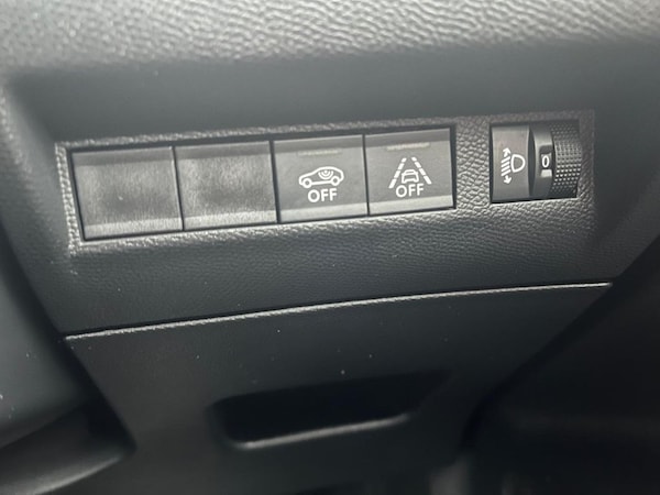 Used Peugeot E-2008 2023 for sale - 73356053: Photo 16