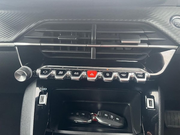 Used Peugeot E-2008 2023 for sale - 73356053: Photo 19
