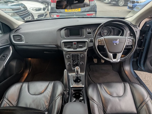 Used Volvo V40 2014 for sale - 76235525: Photo 10