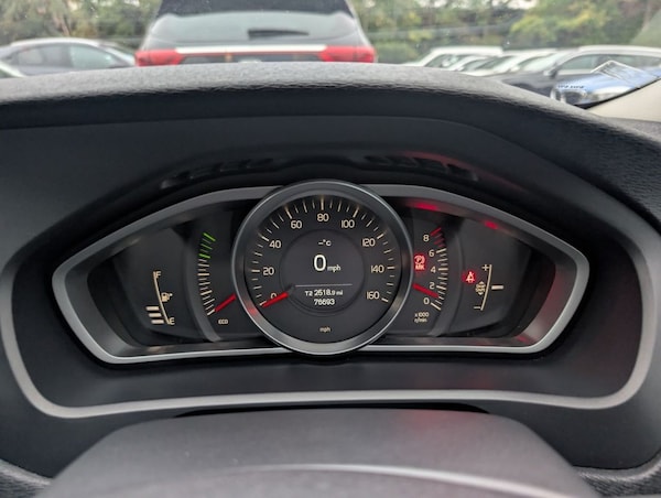 Used Volvo V40 2014 for sale - 76235525: Photo 12