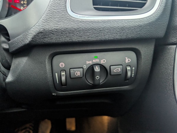 Used Volvo V40 2014 for sale - 76235525: Photo 13