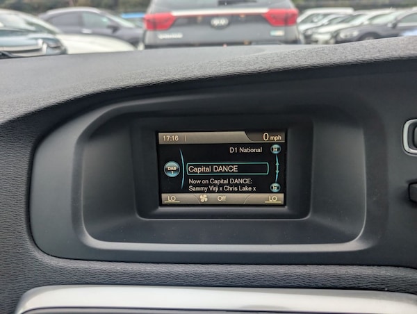 Used Volvo V40 2014 for sale - 76235525: Photo 14