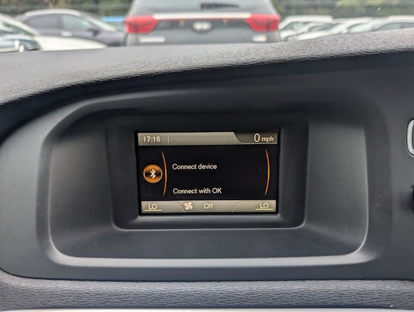 Used Volvo V40 2014 for sale - 76235525: Photo 15