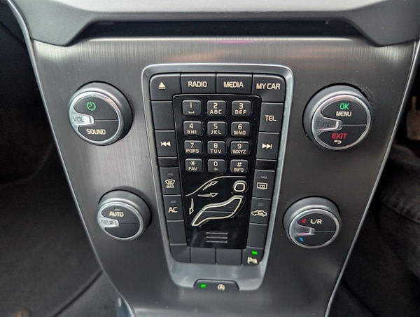 Used Volvo V40 2014 for sale - 76235525: Photo 17