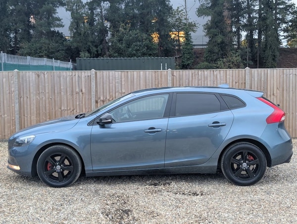 Used Volvo V40 2014 for sale - 76235525: Photo 2