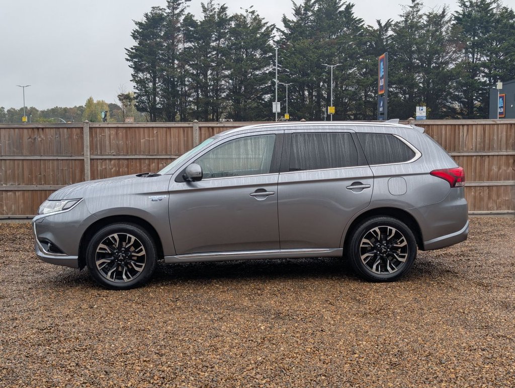 Used Mitsubishi Outlander 2018 for sale - 76470023: Photo 2