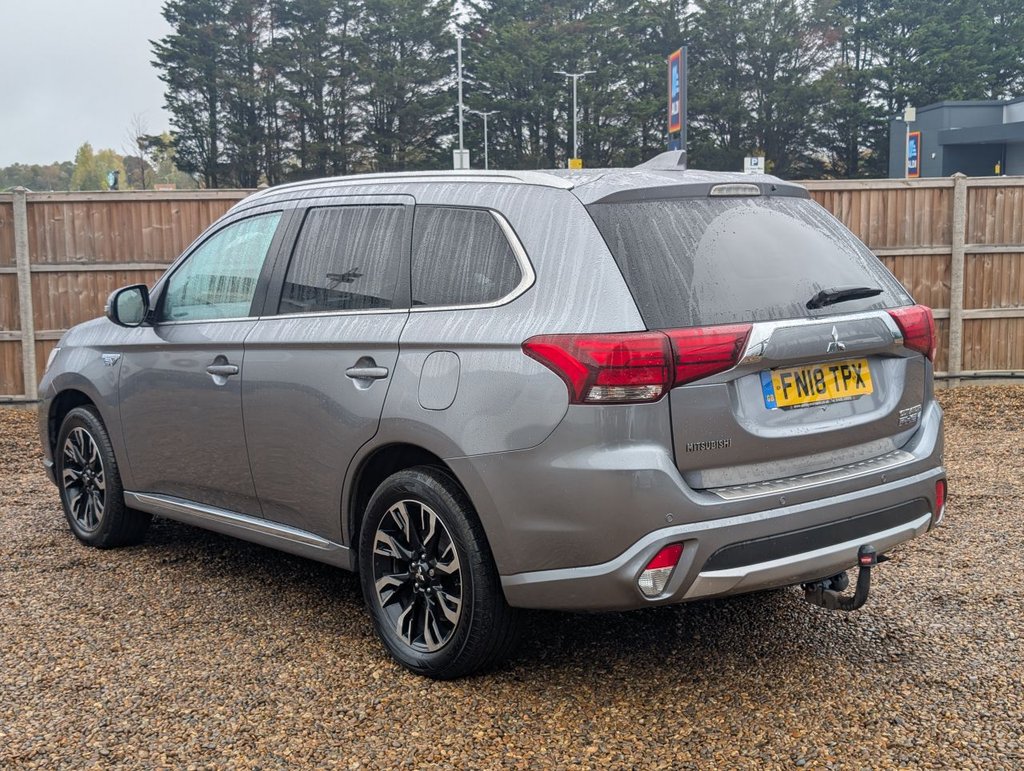 Used Mitsubishi Outlander 2018 for sale - 76470023: Photo 3